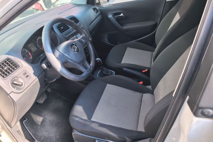 大众 Polo 2016款 1.4L 自动风尚型中控内饰19