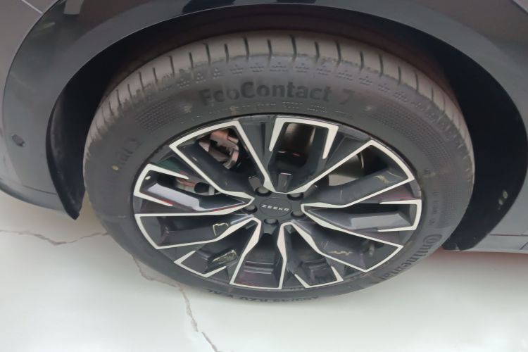 极氪7X 2025款 75kWh 后驱智驾版车身外观6007