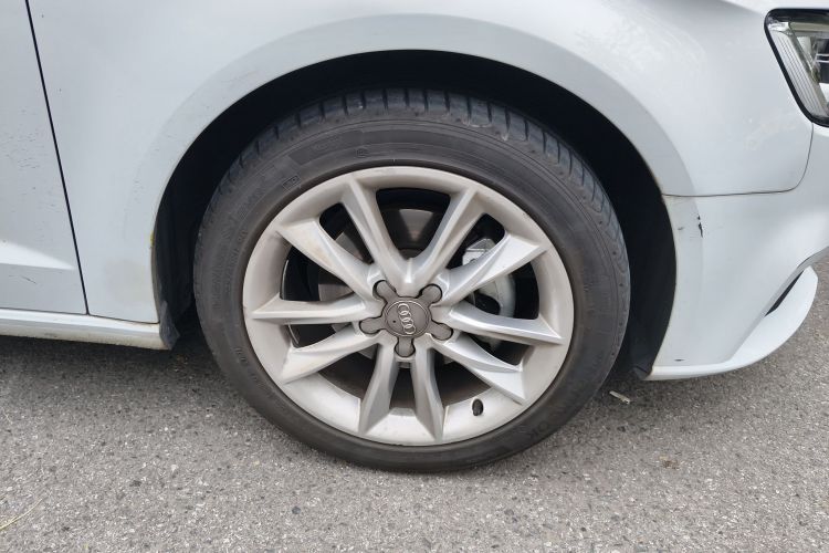 奥迪A3 2018款 30周年年型 Sportback 35 TFSI 进取型车身外观6002