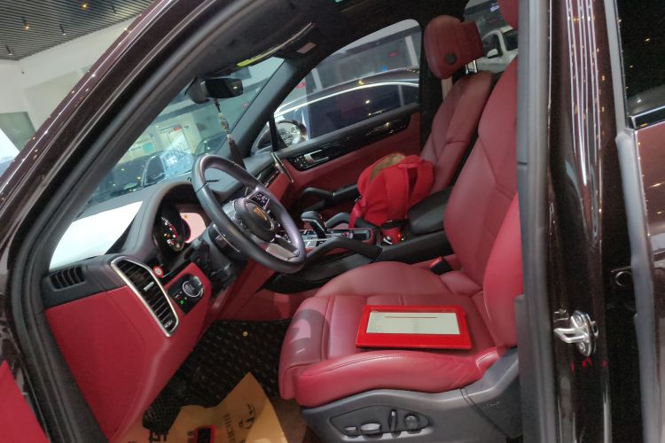 保时捷 Cayenne新能源 2022款 Cayenne E-Hybrid 2.0T 铂金版局部细节19