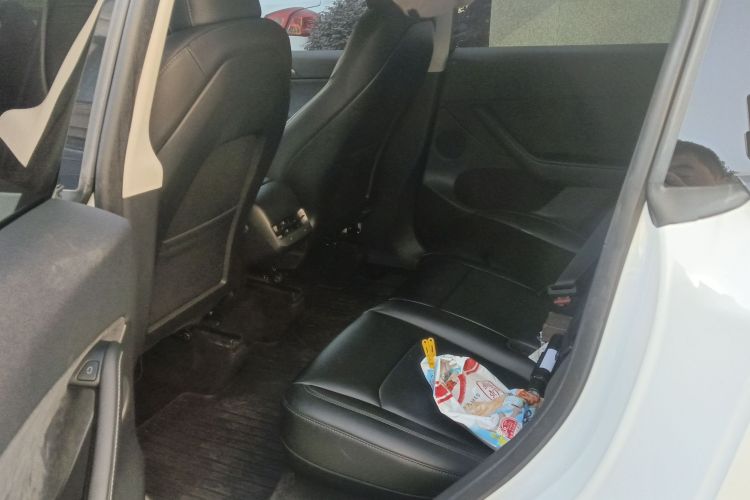 特斯拉 Model Y 2022款 改款 后轮驱动版中控内饰21