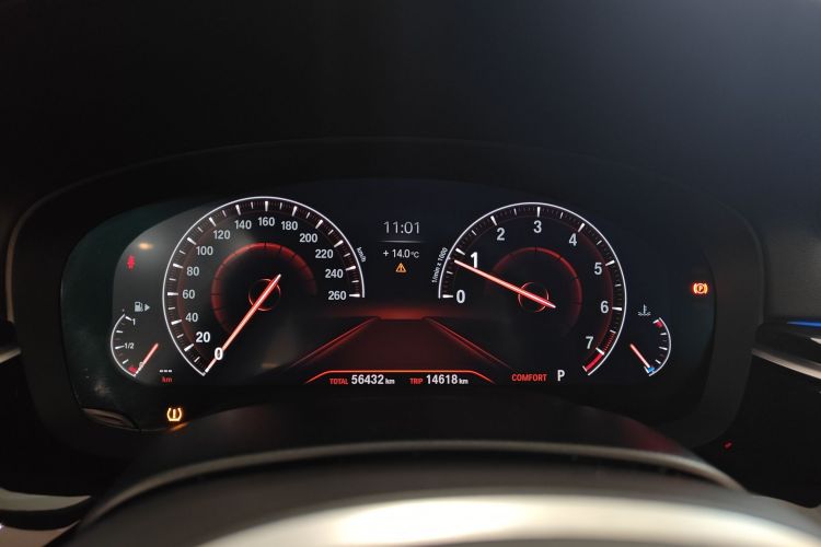 宝马5系 2019款 改款 525Li M运动套装中控内饰14