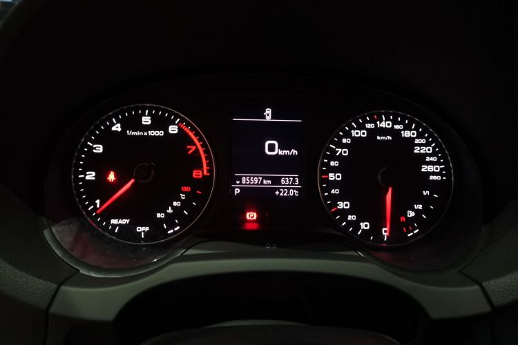 奥迪A3 2018款 30周年年型 Limousine 35 TFSI 进取型局部细节14