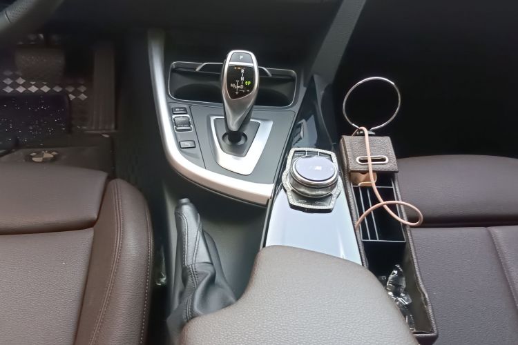 宝马3系 2019款 320Li M豪华套装局部细节18