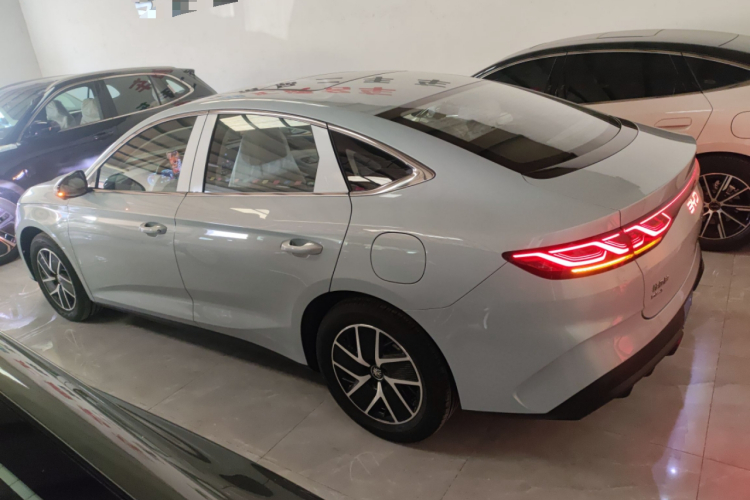 比亚迪 秦L 2024款 DM-i 120KM超越型车身外观6003