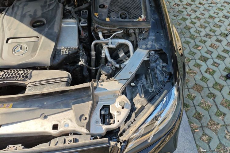 奔驰E级 2019款 E 300 L 运动时尚型局部细节9007