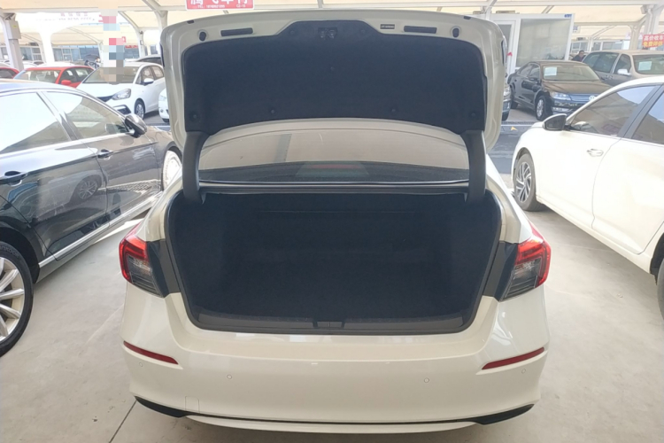 本田 思域 2022款 240TURBO CVT劲动版机舱底盘23