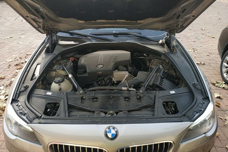 宝马5系 2017款 528Li 领先型机舱底盘24