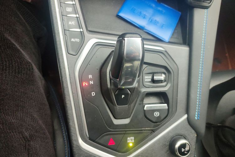 领克01 2021款 2.0TD 两驱型Pro中控内饰18