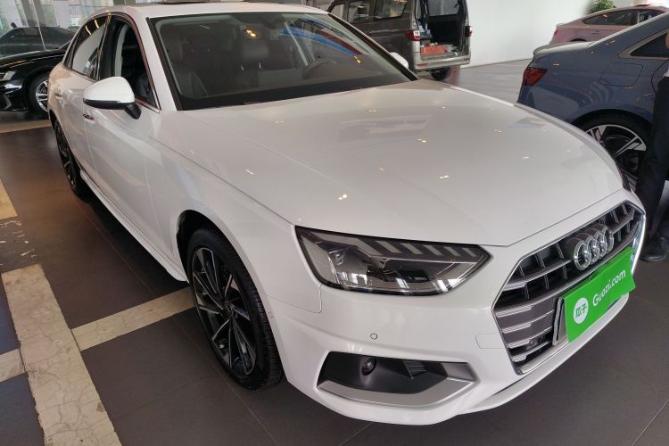奥迪A4L 2022款 40 TFSI 豪华致雅型车身外观3