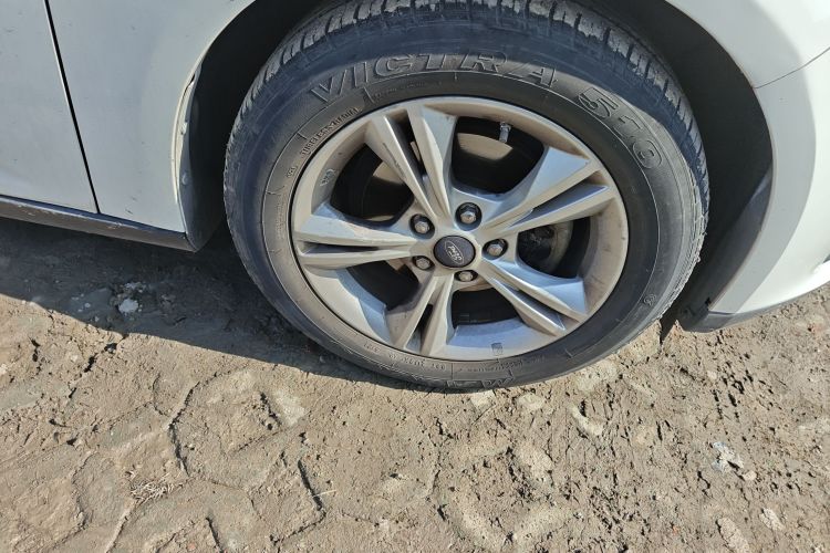 福特 福克斯 2017款 两厢 1.6L 自动舒适型智行版车身外观6007