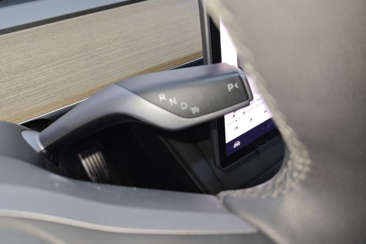 特斯拉 Model Y 2022款 改款 后轮驱动版中控内饰18