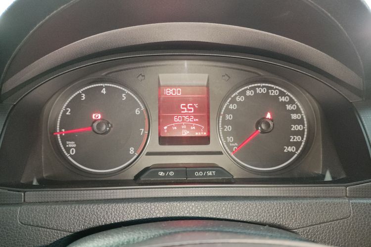 大众 桑塔纳 2018款 1.5L 手动风尚版中控内饰14