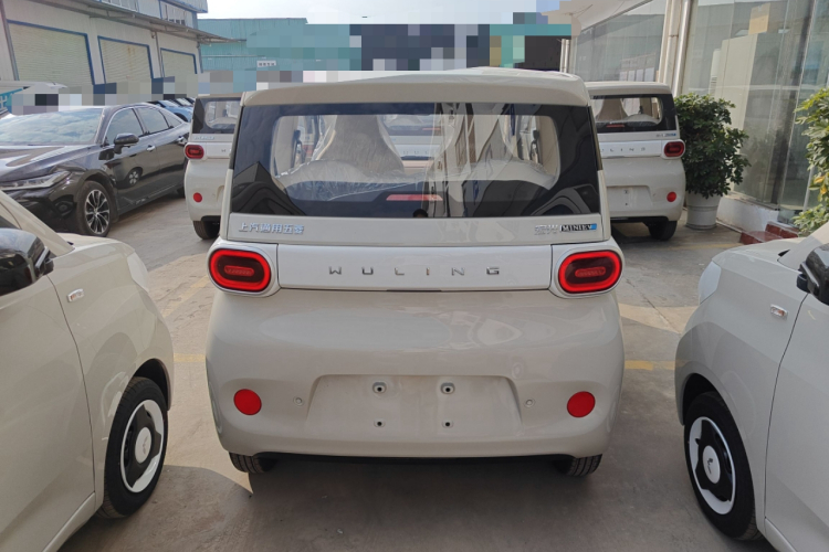 五菱汽车 宏光MINIEV 2024款 第三代 215km 青春版车身外观6