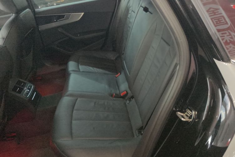 奥迪A4L 2019款 40 TFSI 时尚型 国V中控内饰7004