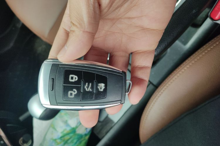 北汽威旺S50 2016款 1.5T CVT乐动尊享型中控内饰11