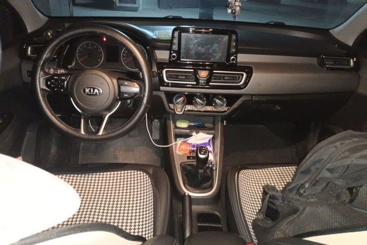 起亚 福瑞迪 2018款 1.6L 手动智享天窗版Value中控内饰12