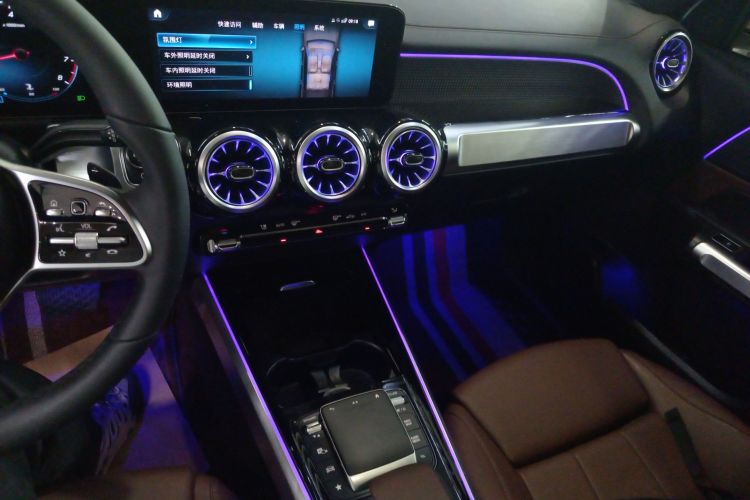 奔驰GLB 2021款 GLB 200 动感型局部细节16