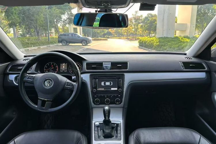 大众 帕萨特 2015款 1.8TSI DSG御尊版中控内饰12