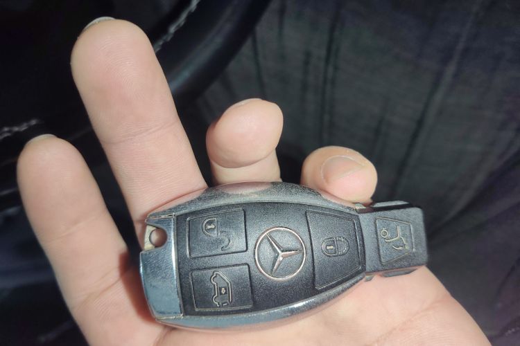 奔驰V级 2016款 V 260 领航版中控内饰7001