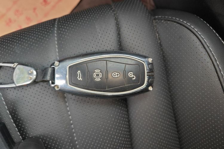 红旗H5 2025款 1.5T DCT旗韵版中控内饰11