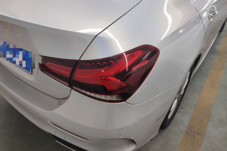 奔驰A级 2021款 A 200 L 运动轿车动感型车身外观6006