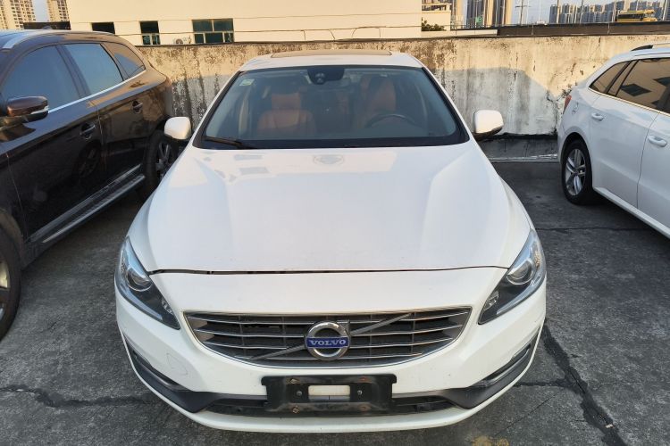 沃尔沃S60 2015款 S60L T5 智驭版车身外观2