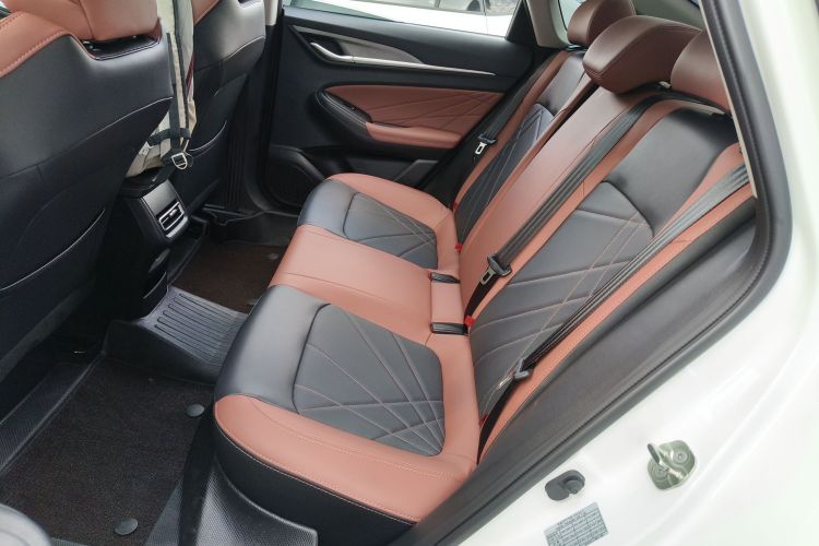 长安 逸动 2024款 PLUS 蓝鲸NE 1.4T GDI DCT高能版中控内饰21