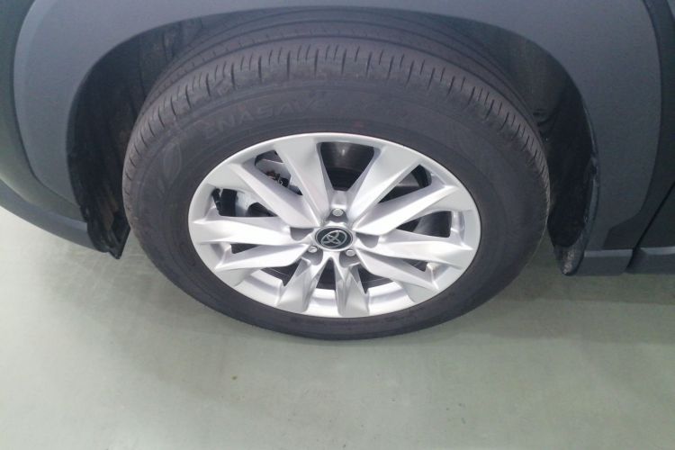 丰田 卡罗拉锐放 2024款 2.0L 精英版车身外观6007