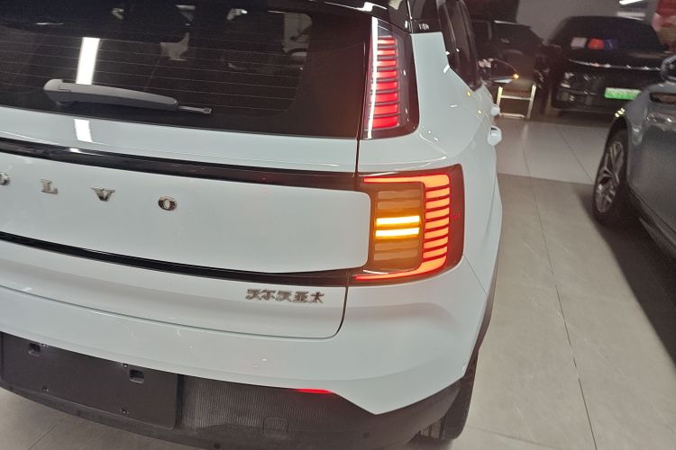 沃尔沃EX30 2025款 后驱长续航版 Ultra车身外观9