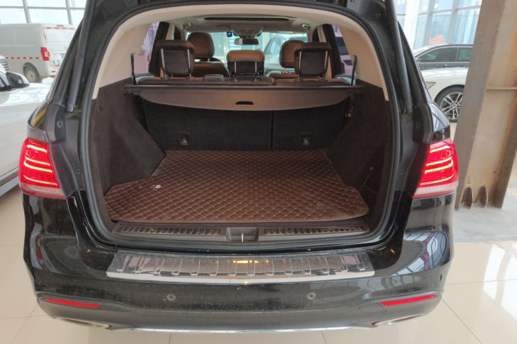 奔驰GLE 2018款 GLE 320 4MATIC 动感型臻藏版机舱底盘23