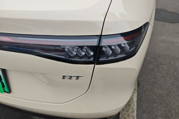 埃安 AION RT 2025款 520智享版车身外观9