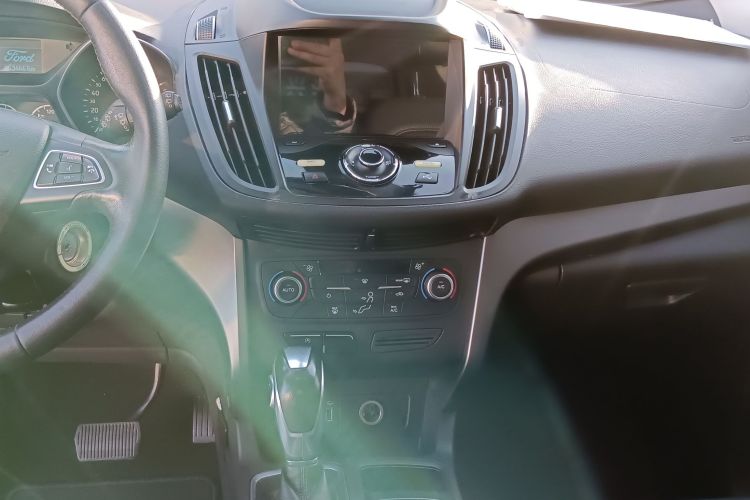 福特 翼虎 2018款 EcoBoost 180 两驱铂翼型局部细节16