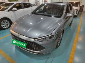 比亚迪 秦PLUS 2021款 DM-i 55KM 旗舰型