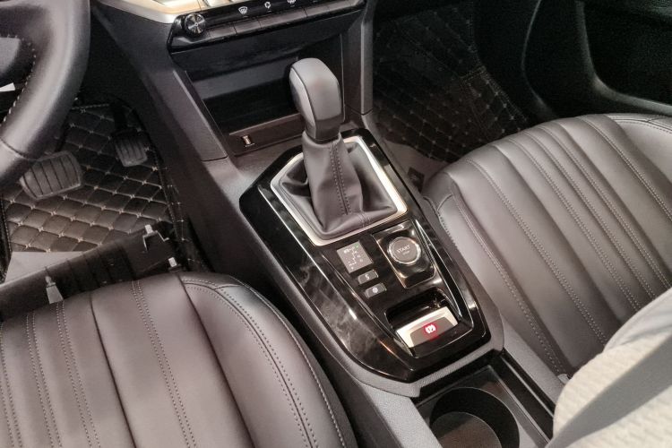 标致408 2024款 360THP 龘龘款 拉图版局部细节18