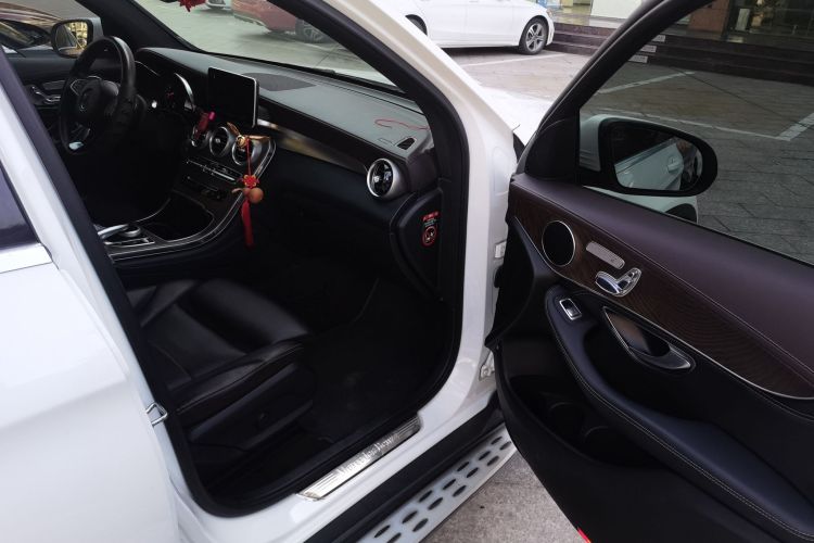 奔驰GLC 2018款 GLC 300 4MATIC 动感型局部细节9005