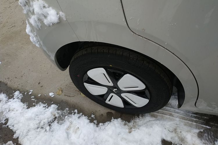 五菱汽车 宏光MINIEV 2025款 四门版 进阶款车身外观6008