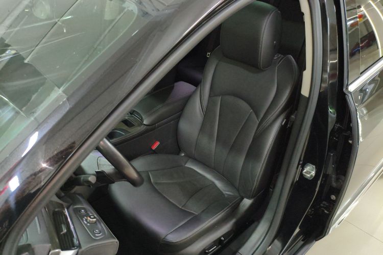 别克 君越 2018款 20T 精英型中控内饰19