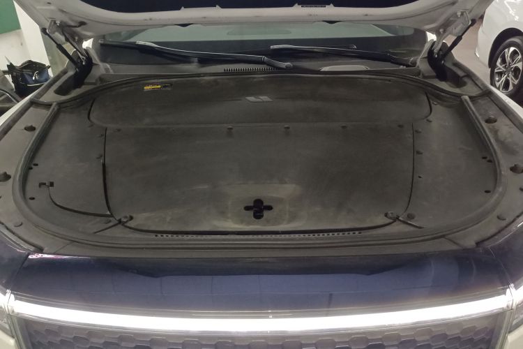 理想汽车 理想ONE 2020款 增程6座版机舱底盘24