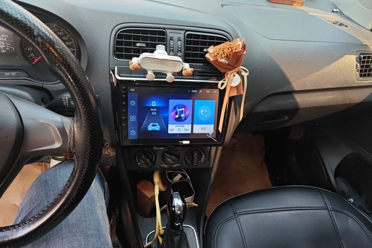 大众 Polo 2016款 1.4L 自动风尚型中控内饰16