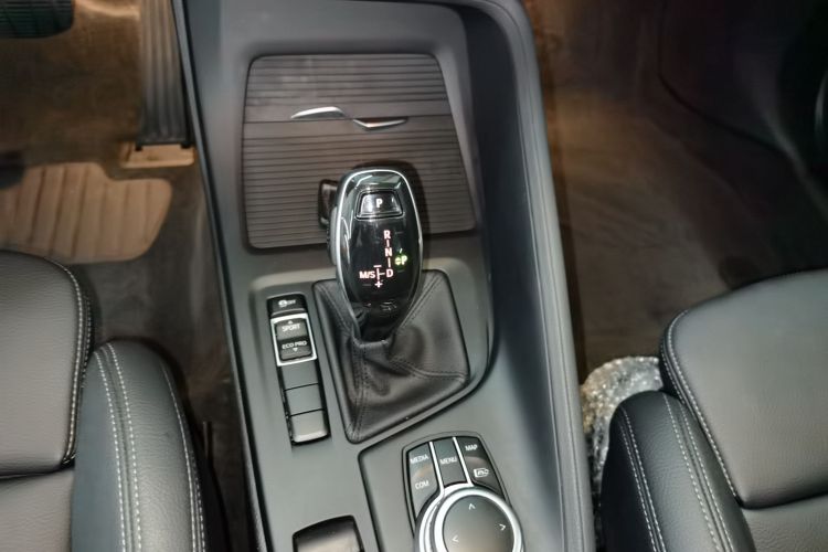 宝马X1 2021款 sDrive20Li 时尚型中控内饰18