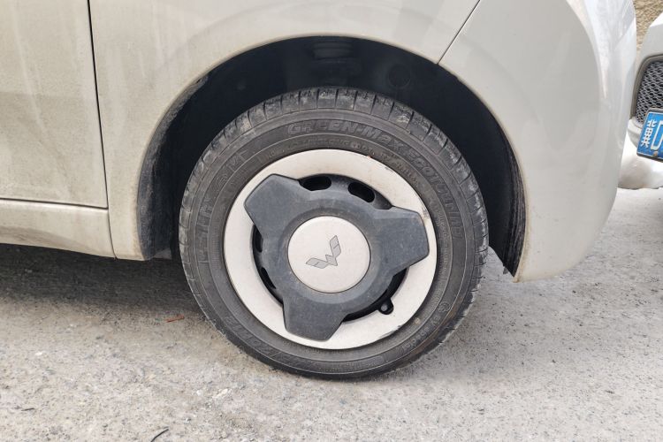 五菱汽车 宏光MINIEV 2024款 第三代 215km 青春版车身外观10