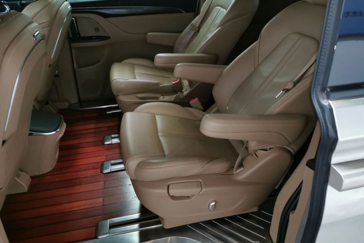 别克GL8 2020款 ES陆尊 653T 尊享型中控内饰21