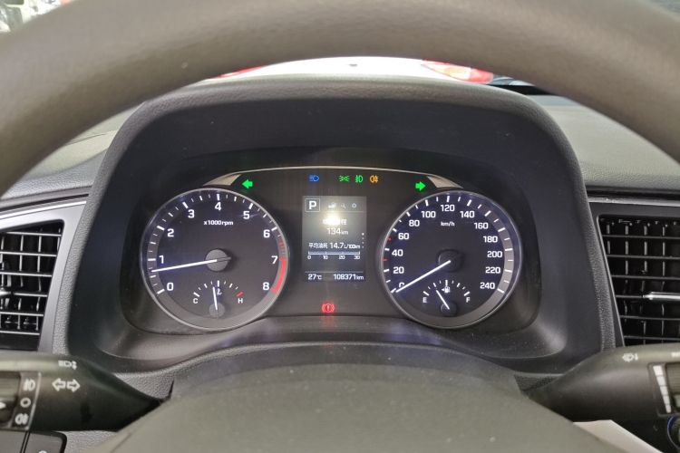 现代 领动 2016款 1.6L 自动智炫·精英型中控内饰14