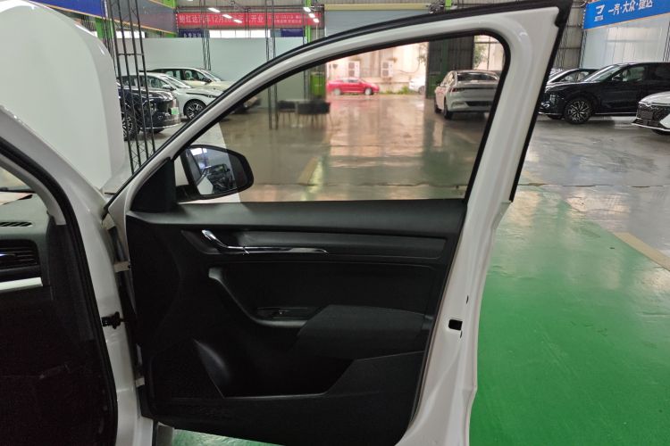 斯柯达 柯米克 2018款 1.5L 自动标准版 国VI中控内饰42