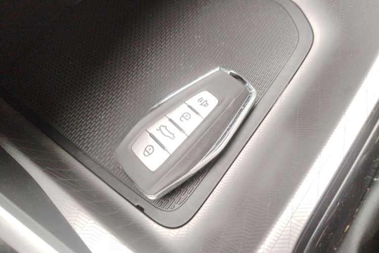 吉利汽车 帝豪 2025款 第4代 1.5L CVT尊贵型中控内饰11