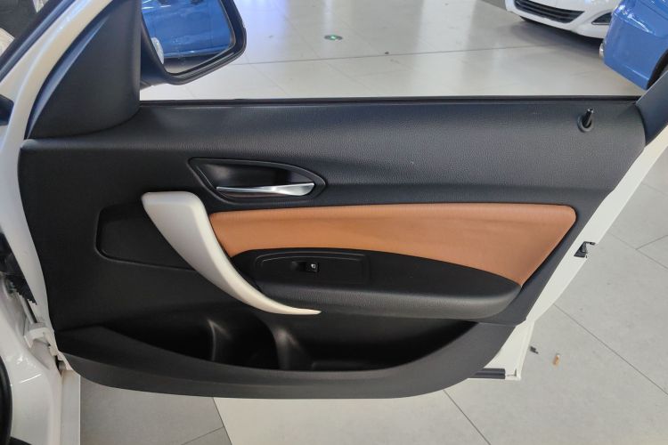 宝马1系(进口) 2013款 改款 116i 领先型中控内饰7005