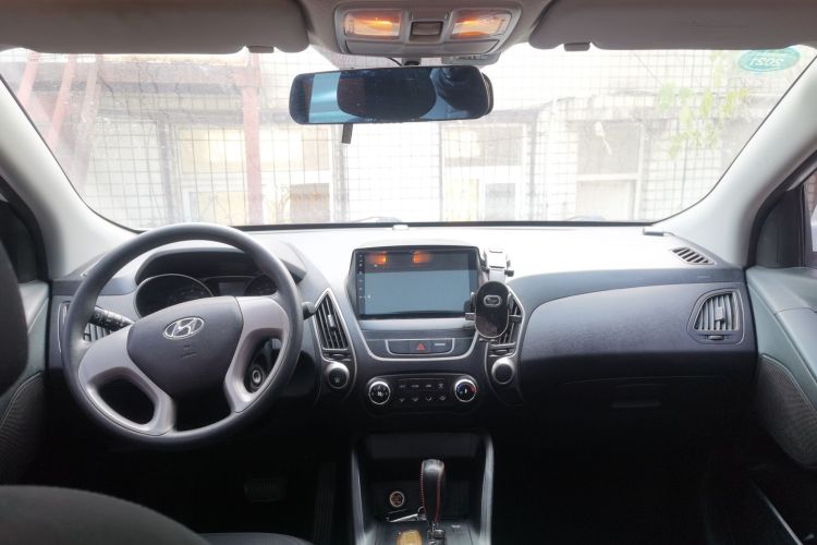 北京现代ix35 2015款 2.0L 自动两驱舒适型 国V中控内饰12