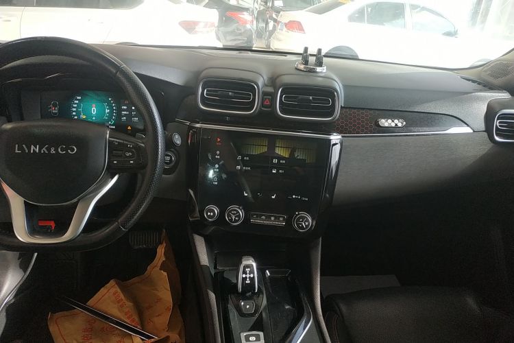 领克02 2019款 1.5T DCT两驱劲版 国VI中控内饰16