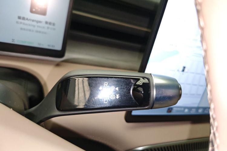 小鹏X9 2025款 650长续航 Max中控内饰18